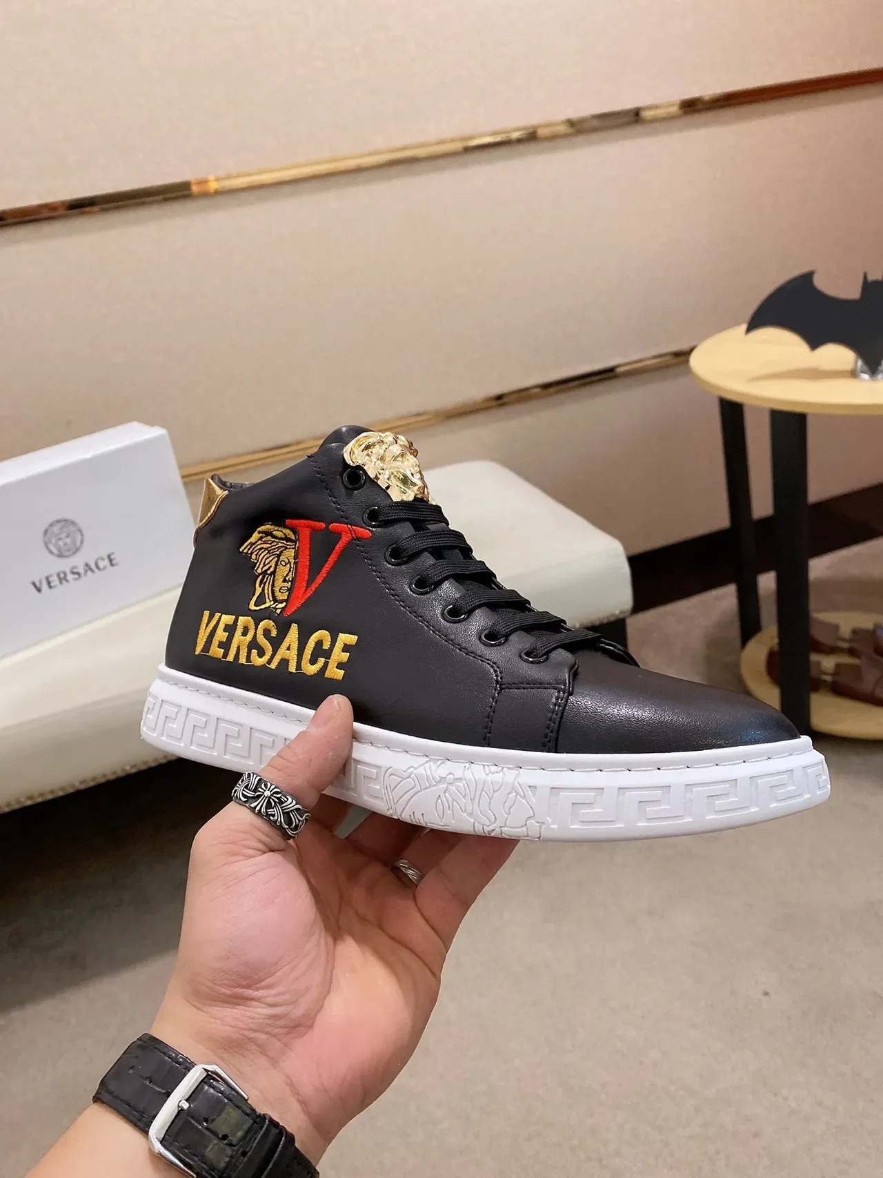 Versace Odissea Sneakers Lifestyle Noir et Or Brodé 7
