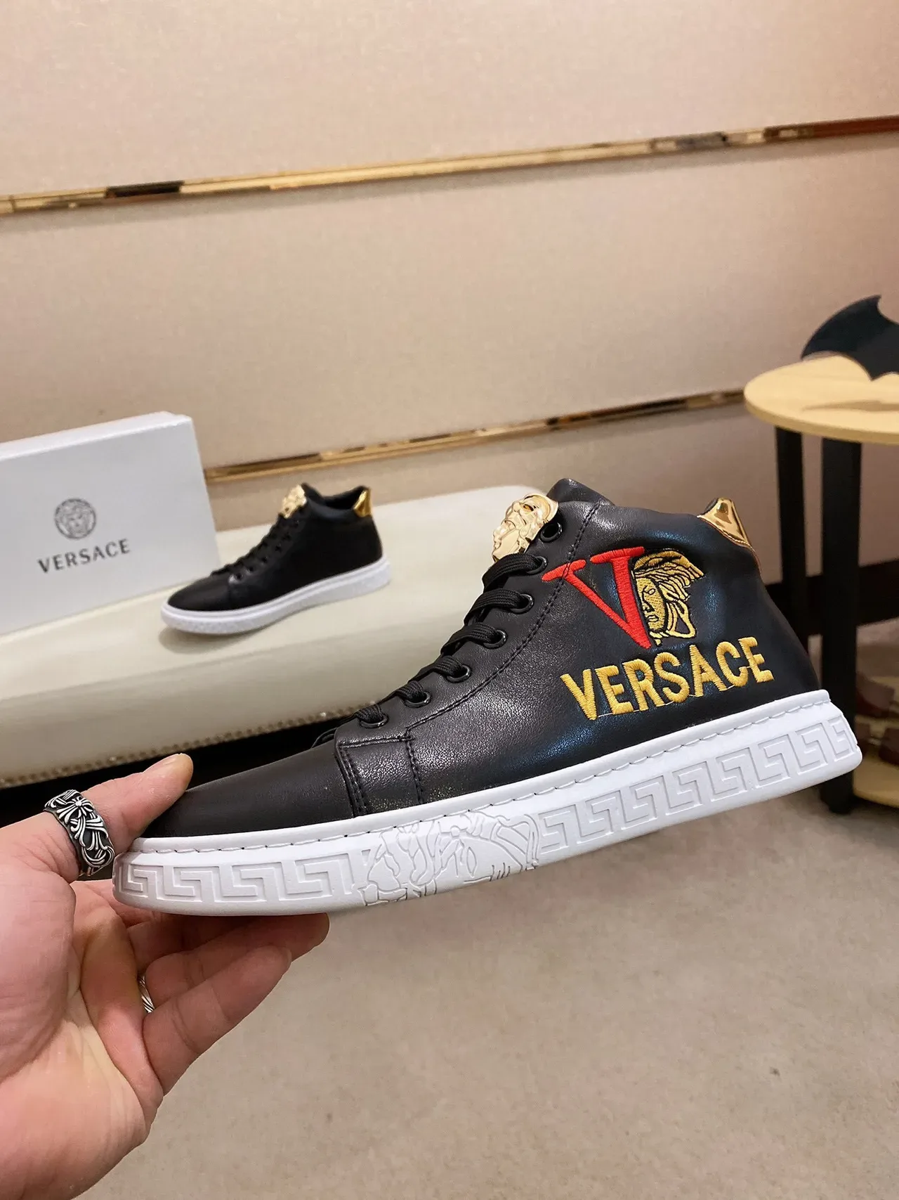 Versace Odissea Sneakers Lifestyle Noir et Or Brodé 8