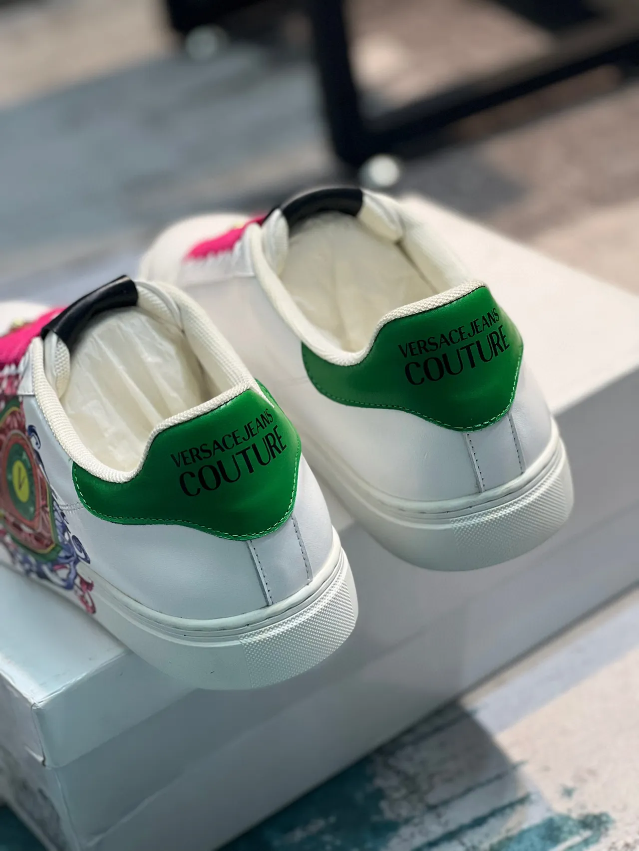 Versace Odissea أبيض وردي أخضر مزخرف أسلوب حياة حذاء رياضي 2