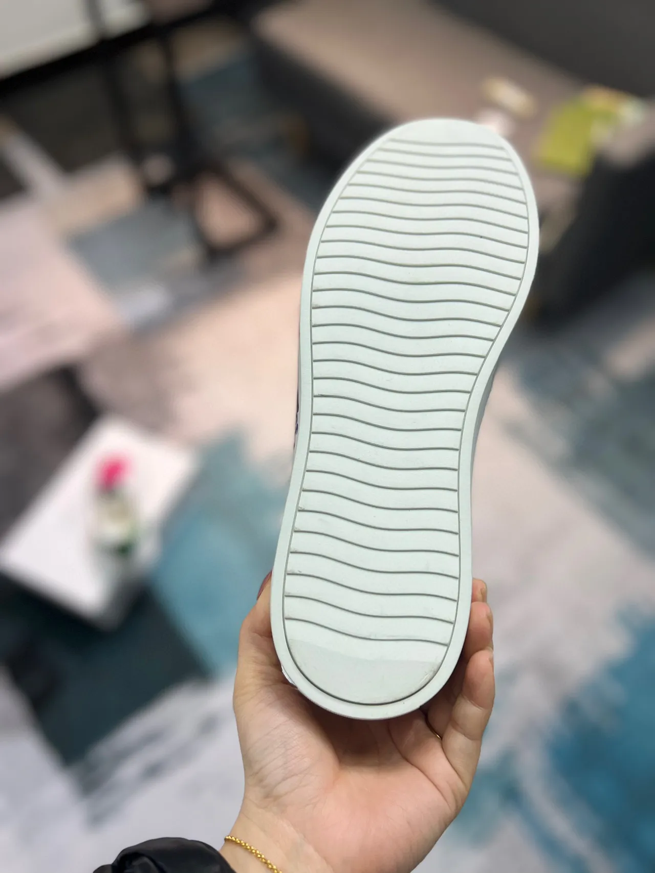Versace Odissea أبيض وردي أخضر مزخرف أسلوب حياة حذاء رياضي 9