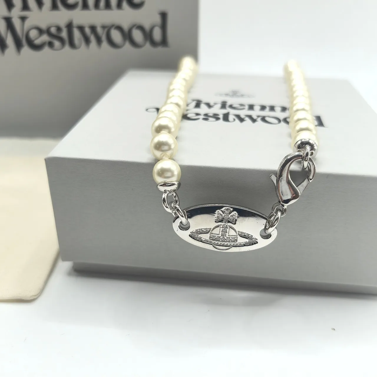 Vivienne Westwood Colar de pérolas orb em corrente 4