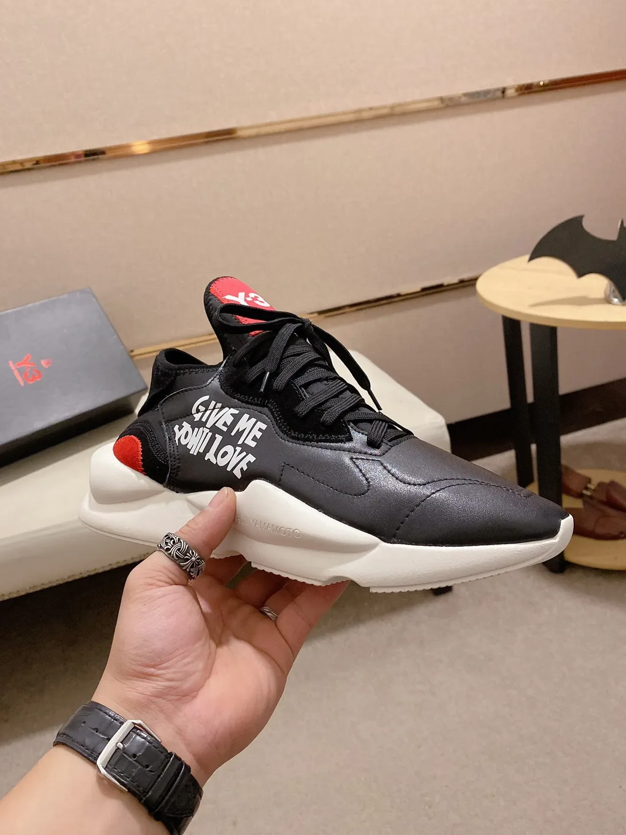Y-3 Give Me Love أسود أبيض أحمر أحذية lifestyle 5
