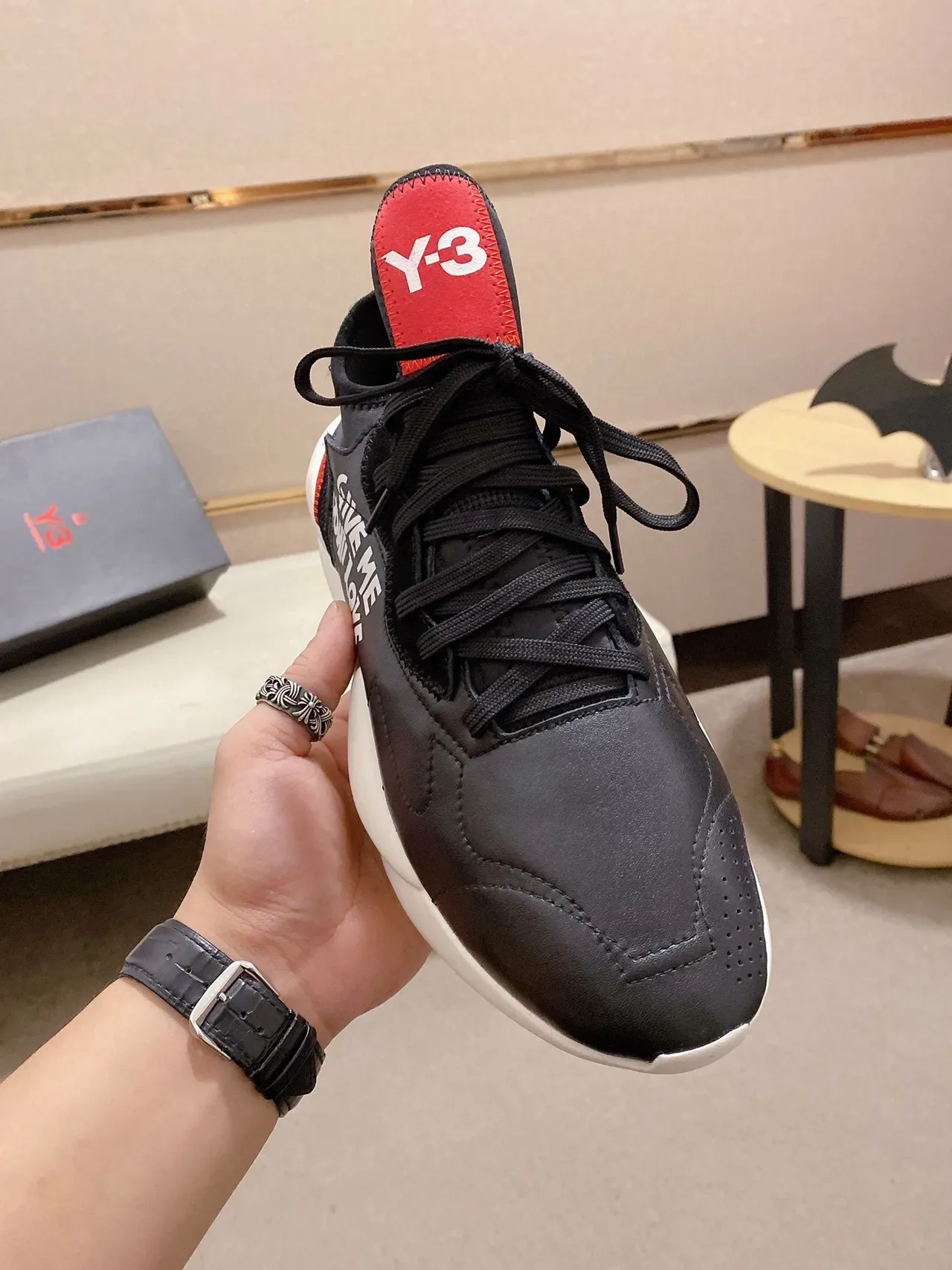 Y-3 Give Me Love أسود أبيض أحمر أحذية lifestyle 7