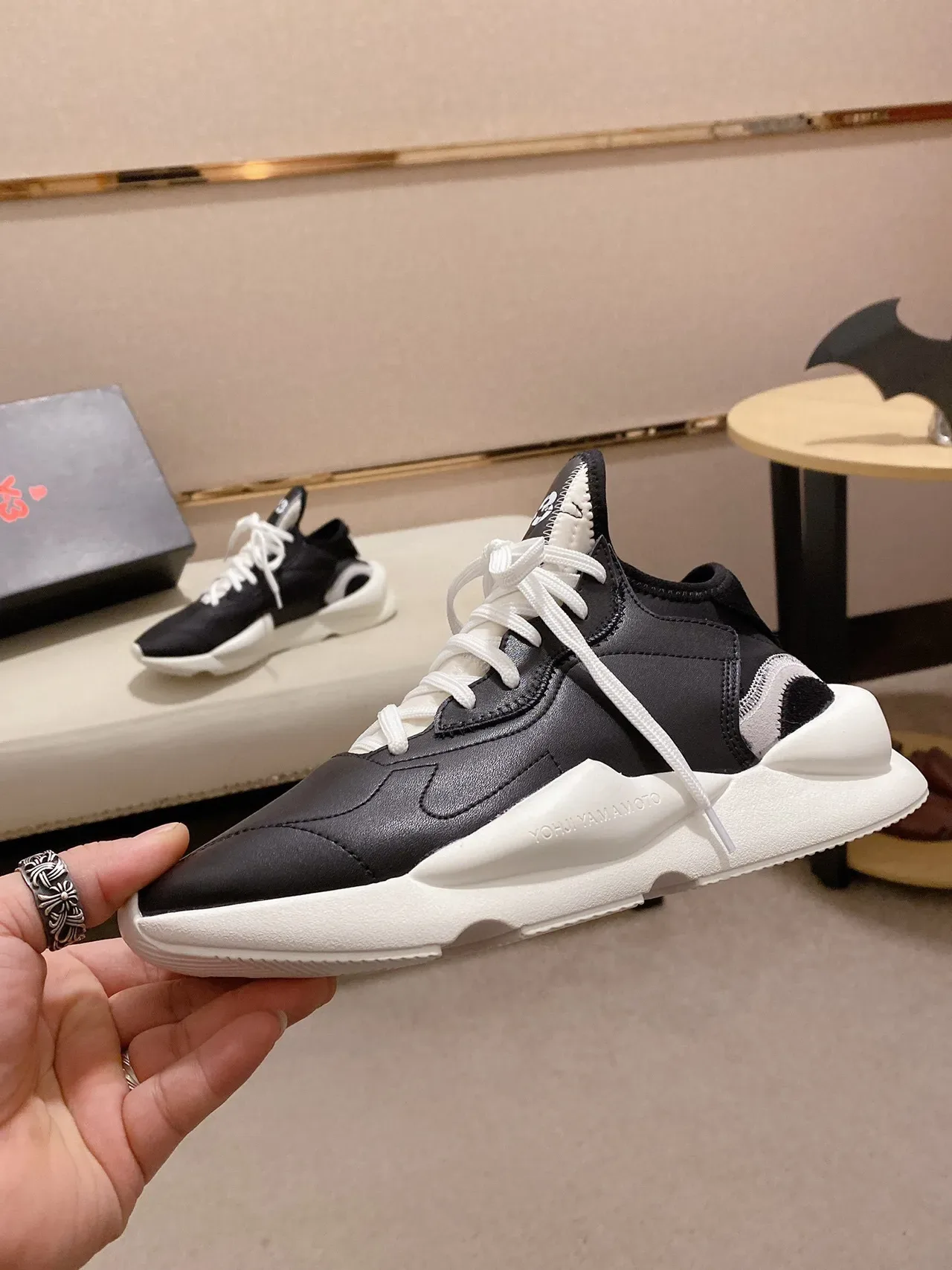 Y-3 Kaiwa Tênis Lifestyle Preto e Branco 8