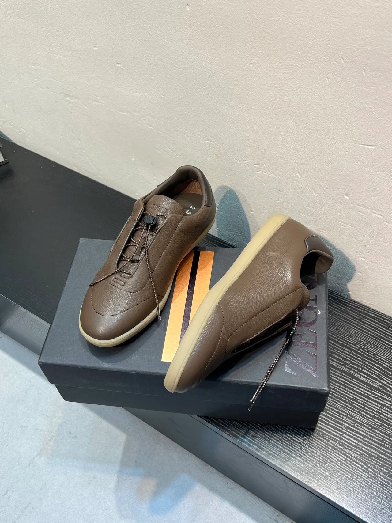 Zegna বাদামী চামড়া Toggle-Closure লোফার 4