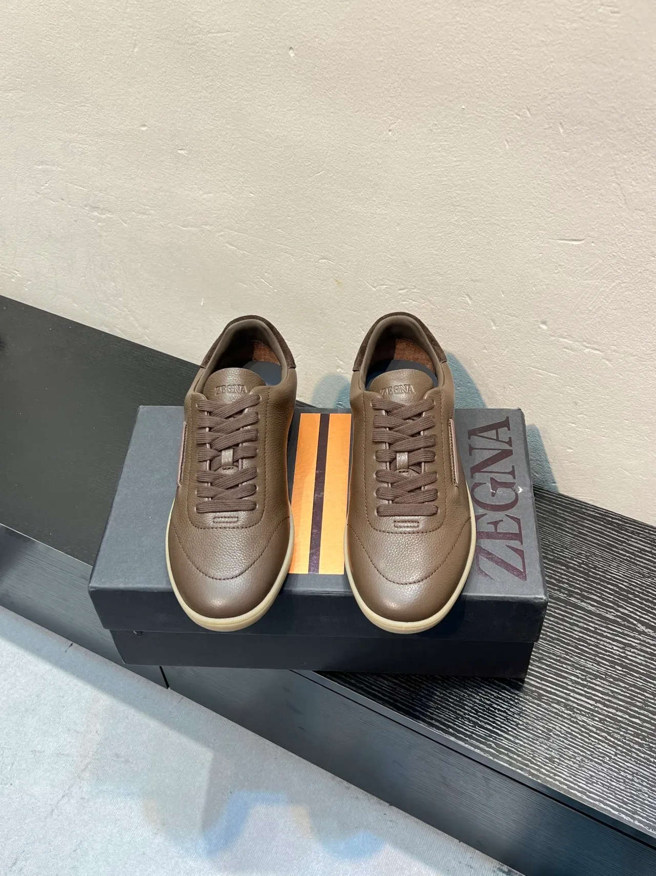 Zegna 棕色压纹皮革生活方式运动鞋 2