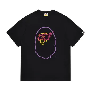 تيشيرت أسود A Bathing Ape بطباعة قرد بحدود نيون