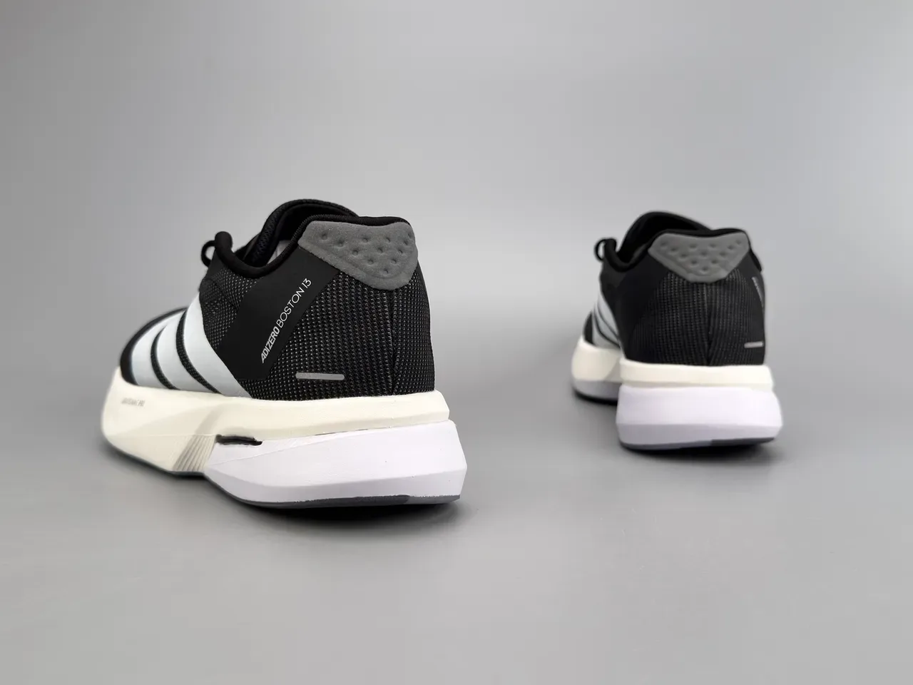 Adidas Adizero Boston 13 Chaussures de running noir et blanc 6