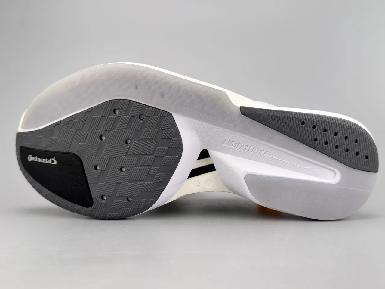 Adidas Adizero Boston 13 Chaussures de running noir et blanc 8