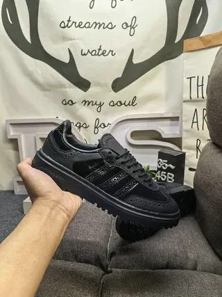 Adidas Tênis Lifestyle Pretos Brogue-Perforados com Solado com Tachas 5