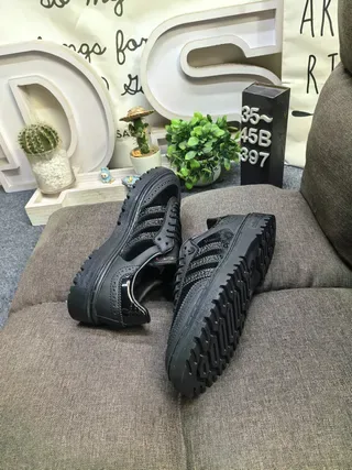 Adidas Tênis Lifestyle Pretos Brogue-Perforados com Solado com Tachas 6
