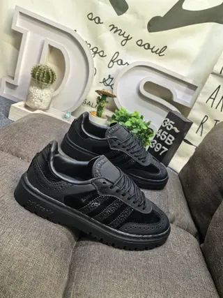 Adidas Tênis Lifestyle Pretos Brogue-Perforados com Solado com Tachas 9