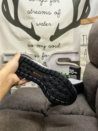 Adidas Noir et Brun Maille et Synthétique Empeigne Suela Caoutchouc Sneakers 24