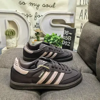 Adidas أسود وردي أحذية رياضية lifestyle جلدية منخفضة