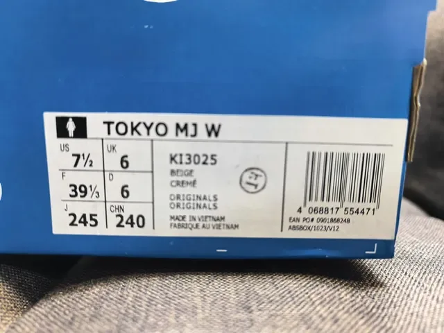 Adidas Black White Laceless Strap Closure Three Stripes Lifestyle Sneakers 22