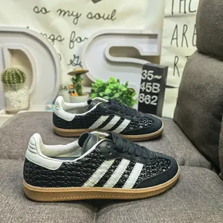 Adidas أحذية رياضية أسلوب حياة سوداء وبيضاء ذات نسيج منسوج أعلى ثلاث شرائط