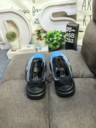 Adidas 蓝黑 工程网面鞋面 三条纹侧边品牌 跑鞋 8