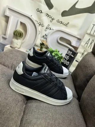 Adidas Campus 黑白生活运动鞋 9