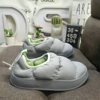 Adidas رمادي وأخضر نعناع مبطن سلايب أون أحذية كاجوال