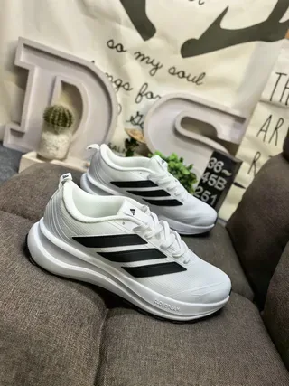 Adidas Gris Beige Mesh et Synthétique Supérieur Tonal Trois Rayures Marque Chaussures 9