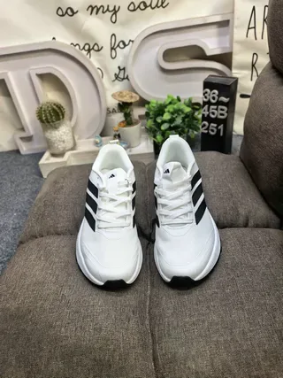 Adidas Gris Beige Mesh et Synthétique Supérieur Tonal Trois Rayures Marque Chaussures 10