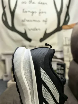 Adidas Gris Beige Mesh et Synthétique Supérieur Tonal Trois Rayures Marque Chaussures 13