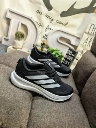 Adidas Gris Beige Mesh et Synthétique Supérieur Tonal Trois Rayures Marque Chaussures 19
