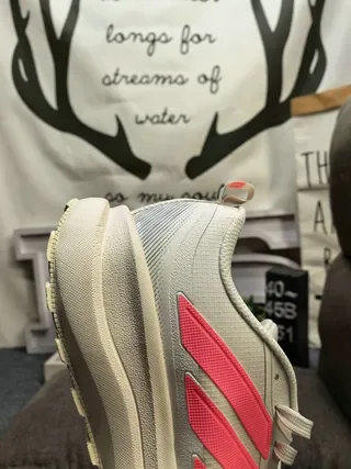 Adidas Gris Beige Mesh et Synthétique Supérieur Tonal Trois Rayures Marque Chaussures 23