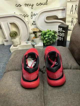 Adidas 灰绿网面鞋面三条纹侧边标志生活方式运动鞋 8