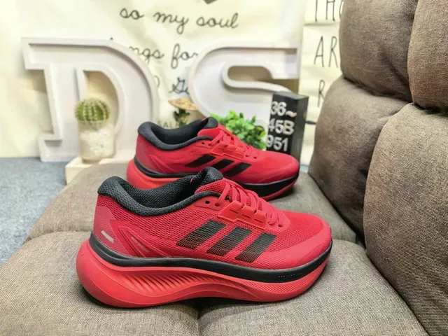 Adidas 灰绿网面鞋面三条纹侧边标志生活方式运动鞋 11