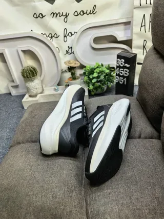 Adidas 灰绿网面鞋面三条纹侧边标志生活方式运动鞋 16