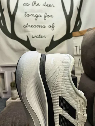 Adidas 灰绿网面鞋面三条纹侧边标志生活方式运动鞋 23