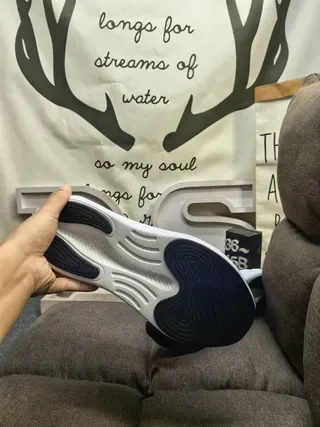 Adidas 灰绿网面鞋面三条纹侧边标志生活方式运动鞋 24