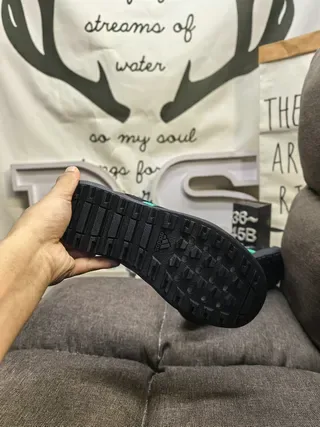 Adidas أخضر وردي حزام مفتوح حلقة كعب خطوط ثلاثية Lifestyle Sneakers 4