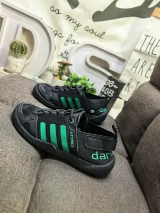 Adidas أخضر وردي حزام مفتوح حلقة كعب خطوط ثلاثية Lifestyle Sneakers 7