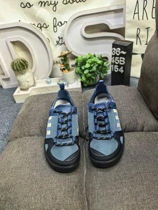 Adidas أخضر وردي حزام مفتوح حلقة كعب خطوط ثلاثية Lifestyle Sneakers 20