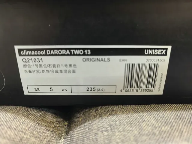 Adidas أخضر وردي حزام مفتوح حلقة كعب خطوط ثلاثية Lifestyle Sneakers 22