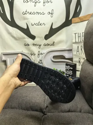 Adidas أخضر وردي حزام مفتوح حلقة كعب خطوط ثلاثية Lifestyle Sneakers 24