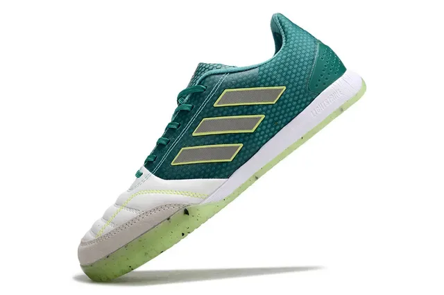 Adidas 绿白低帮网面合成鞋面室内足球鞋 5