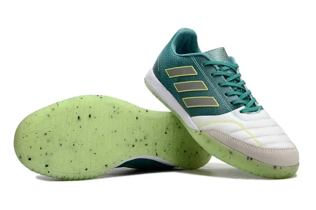 Adidas 绿白低帮网面合成鞋面室内足球鞋 6