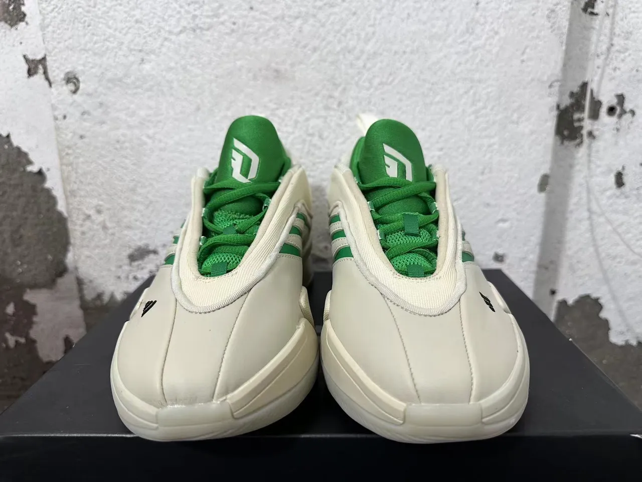 Adidas Lillard 9 Beige Green बिना लेस स्लिप-ऑन निर्माण स्कल्प्टेड बहुस्तरीय मध्यसोल बास्केटबॉल जूते 4