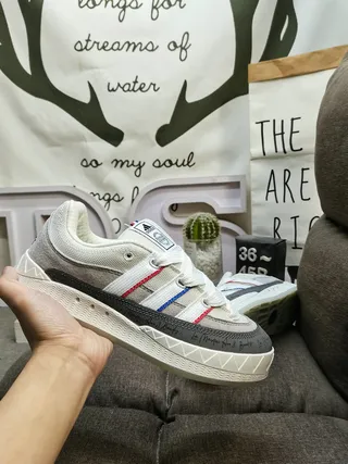 Adidas Tênis Lifestyle Rosa Bege de Camurça e Têxtil de Baixo Topo 5