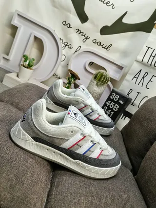 Adidas Tênis Lifestyle Rosa Bege de Camurça e Têxtil de Baixo Topo 9