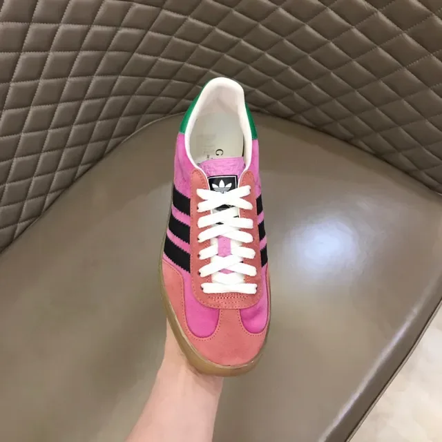 Adidas Zapatillas Lifestyle de Ante Rosa y Negro con Panel Lateral de Tres Rayas 4