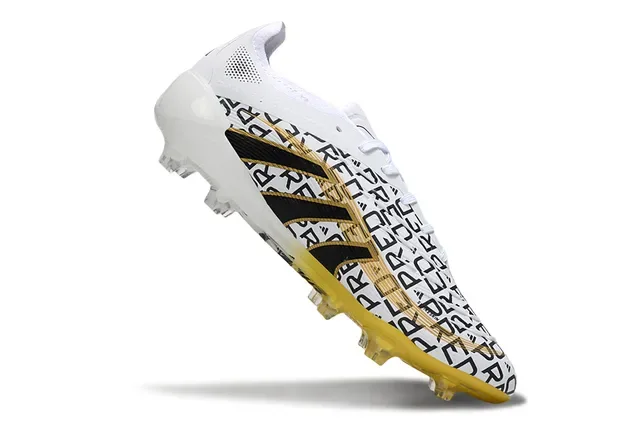 Adidas Predator Botas de futebol branco e dourado de corte baixo com impressão gráfica de monograma para gramado firme 2