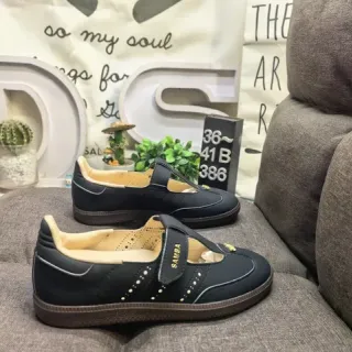 Adidas Samba Chaussures Lifestyle Noires et Beiges