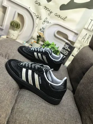 Adidas Samba Sneakers Lifestyle Noir et Off-White 7