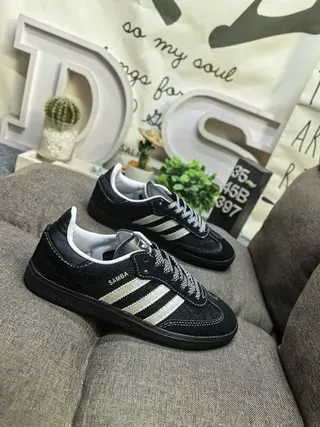 Adidas Samba Sneakers Lifestyle Noir et Off-White 9
