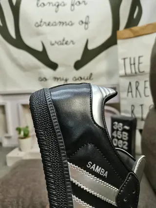 Adidas Samba Sneakers Negros y Plateados Metálicos Estilo de Vida 4