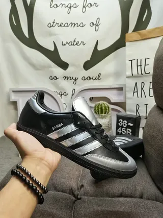 Adidas Samba Sneakers Negros y Plateados Metálicos Estilo de Vida 6